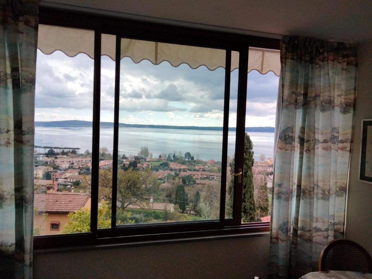 Sguardo Sul Lago Trevignano Romano Exterior photo