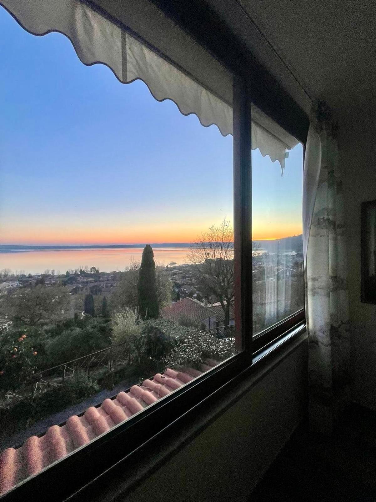 Sguardo Sul Lago Trevignano Romano Exterior photo